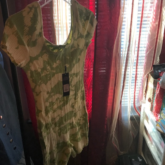 New Romper - Picture 1 of 3
